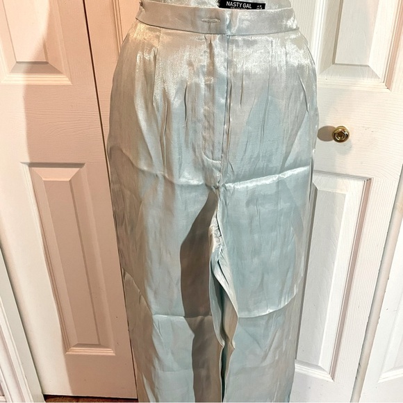NWOT lightweight shiny pants in excellent condition size 6 - Picture 3 of 7